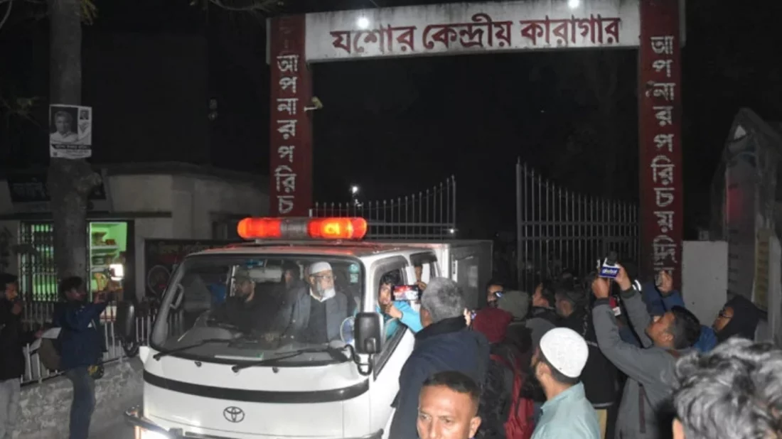 কারাফটকে ছাত্রলীগ নেতা মিনিট পাঁচেক দেখলেন স্ত্রী-সন্তানের লাশ