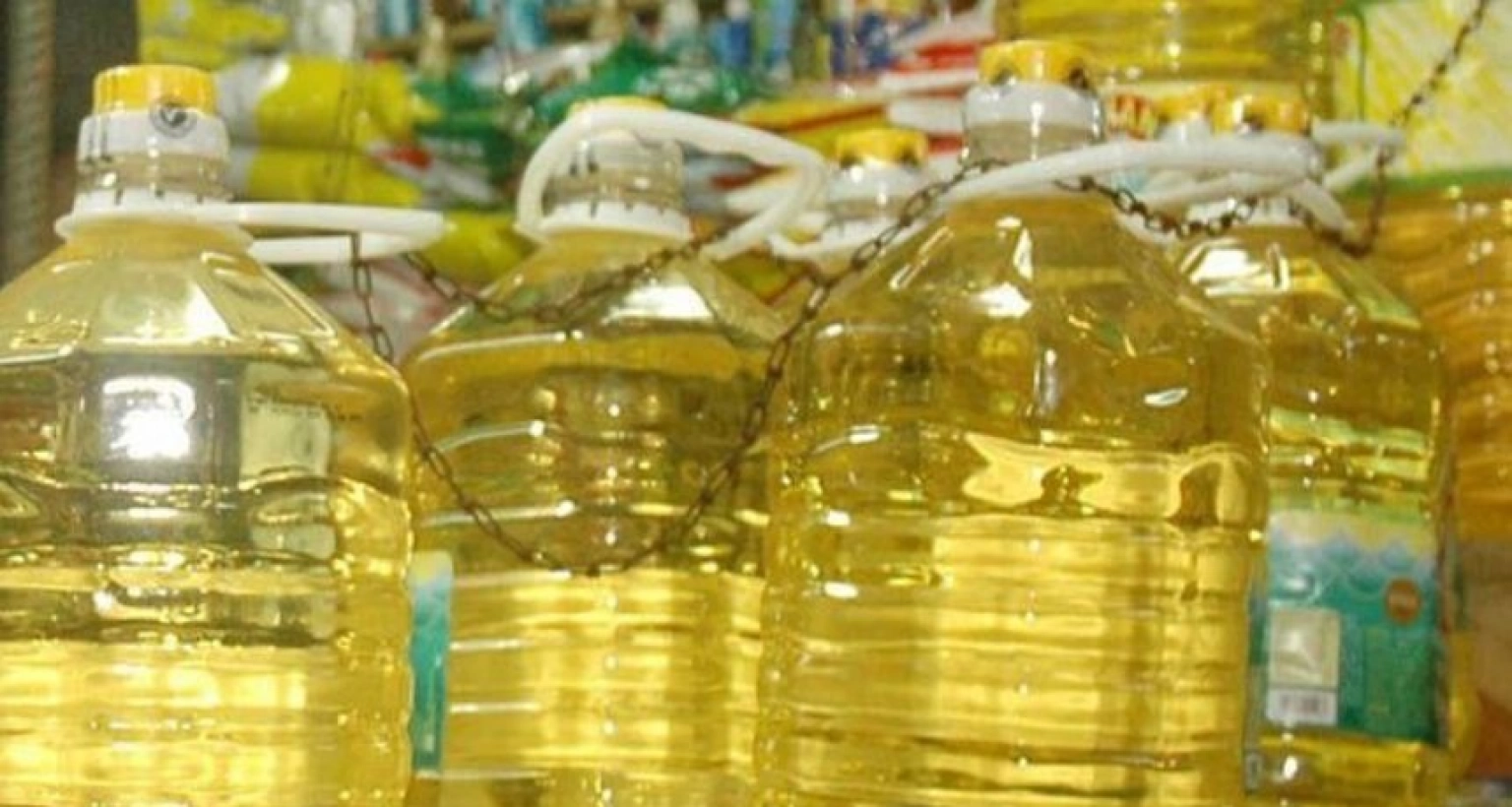 সয়াবিন তেলের দাম কমে তিন বছরের মধ্যে সর্বনিম্ন