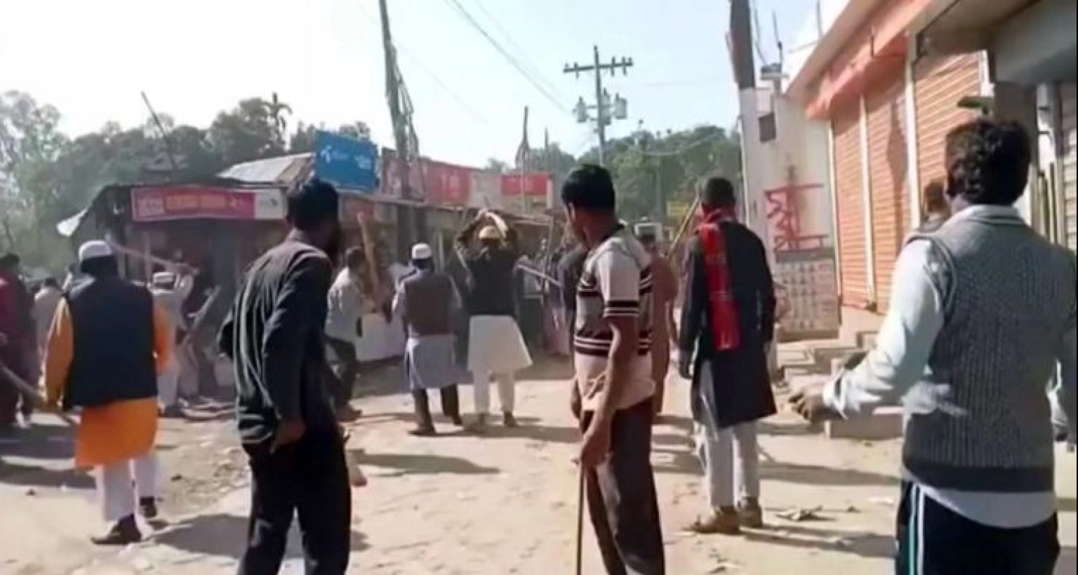 এবার যেখানে র’ণ’ক্ষে’ত্র