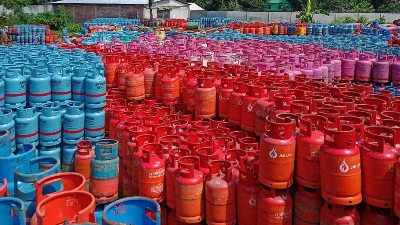 ১২ কেজি সিলিন্ডার এলপিজির দাম চূড়ান্ত