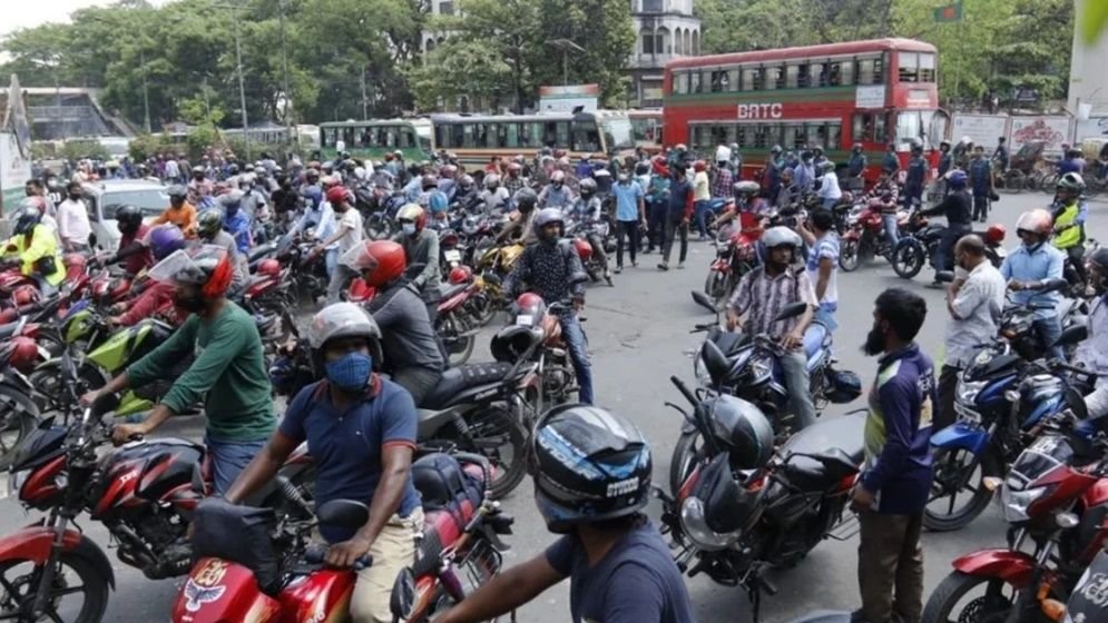 মোটরসাইকেলে সিসিভেদে বছরে যত টাকা কর দেওয়া লাগবে